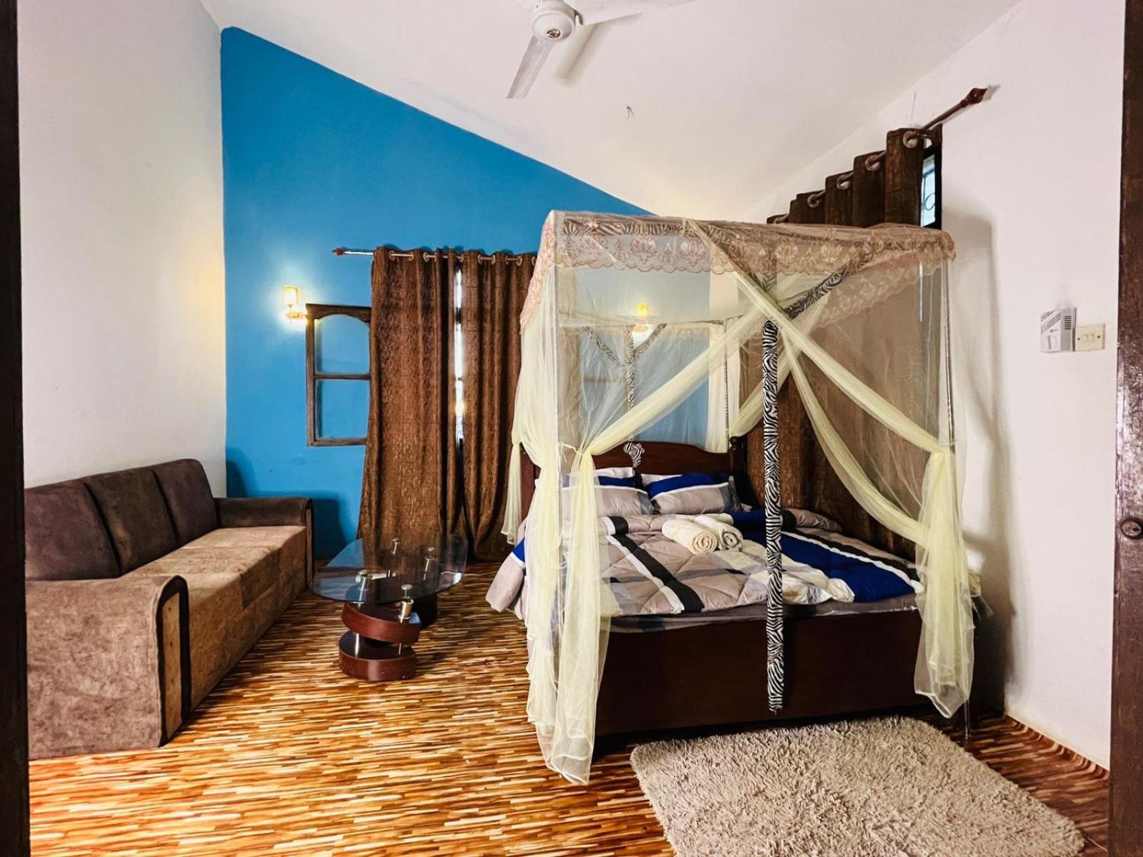 Akogo House - Bnb , Hostel, Backpackers & Volunteer Center 몸바사 외부 사진