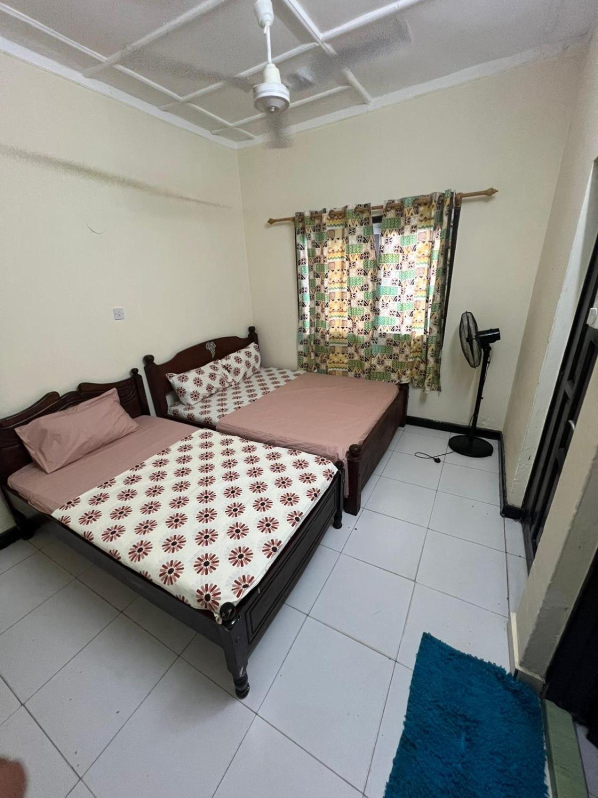 Akogo House - Bnb , Hostel, Backpackers & Volunteer Center 몸바사 외부 사진