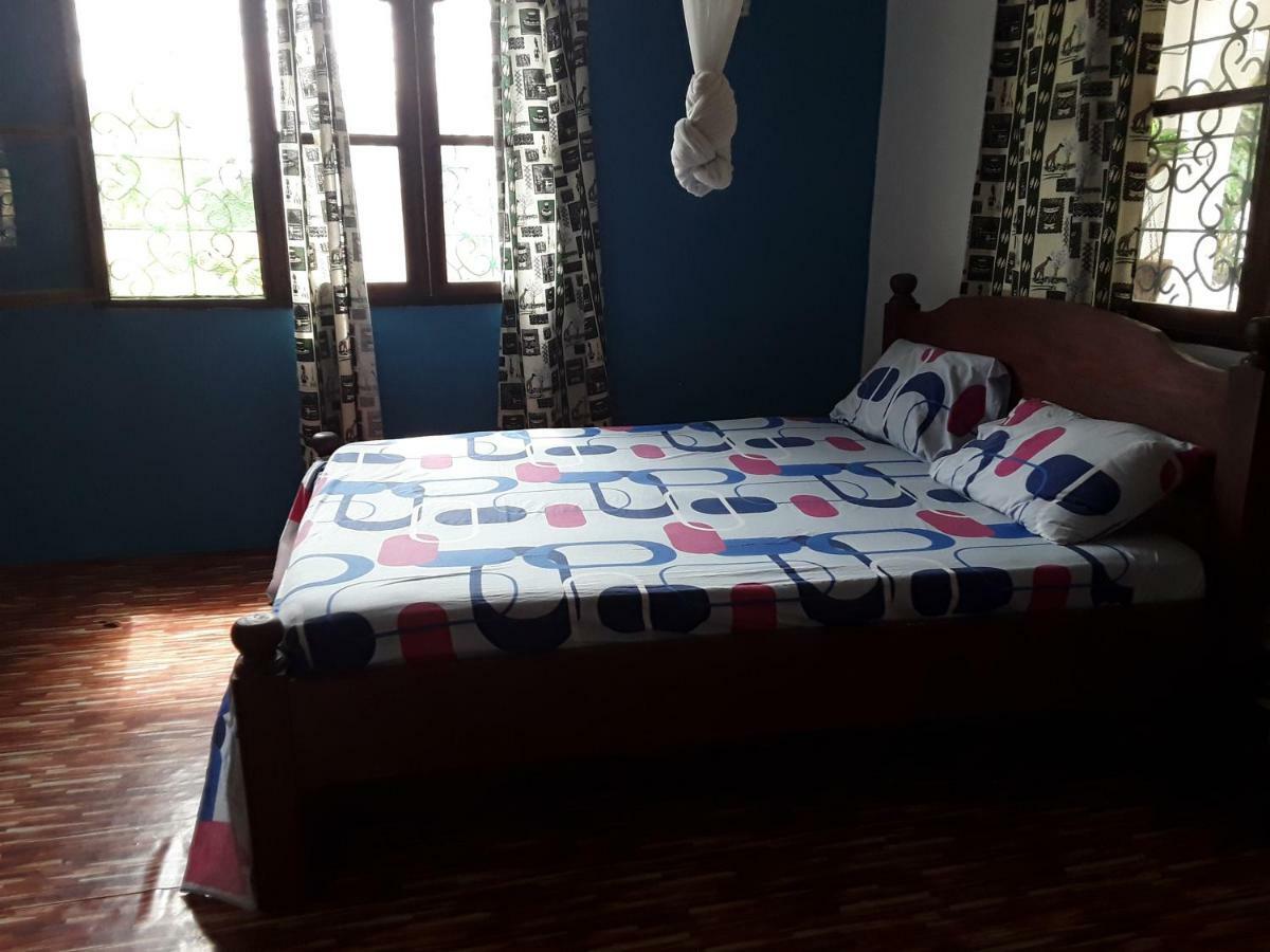 Akogo House - Bnb , Hostel, Backpackers & Volunteer Center 몸바사 외부 사진